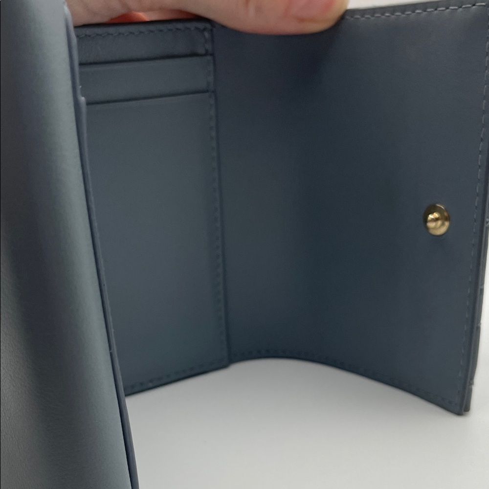 Dior Gray/Blue Quilted Women's Patent Compact Wallet w removable charm - Picture 12 of 16